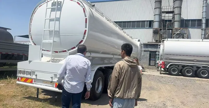Fuel Tanker Semi Trailer